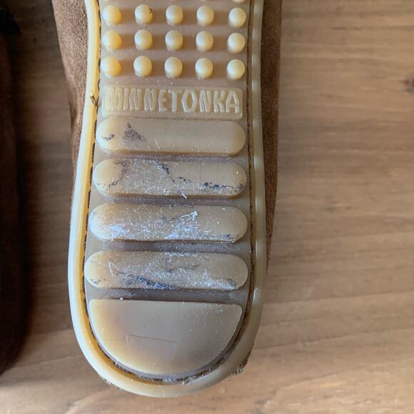 MINNETONKA Moccasin Womens 7 Kilty Hardsole Driving Dusty Brn Suede Fringe 403 - Picture 9 of 15